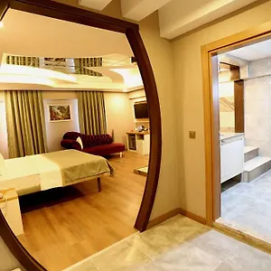 Life Corner 4*, İzmir Türkiye